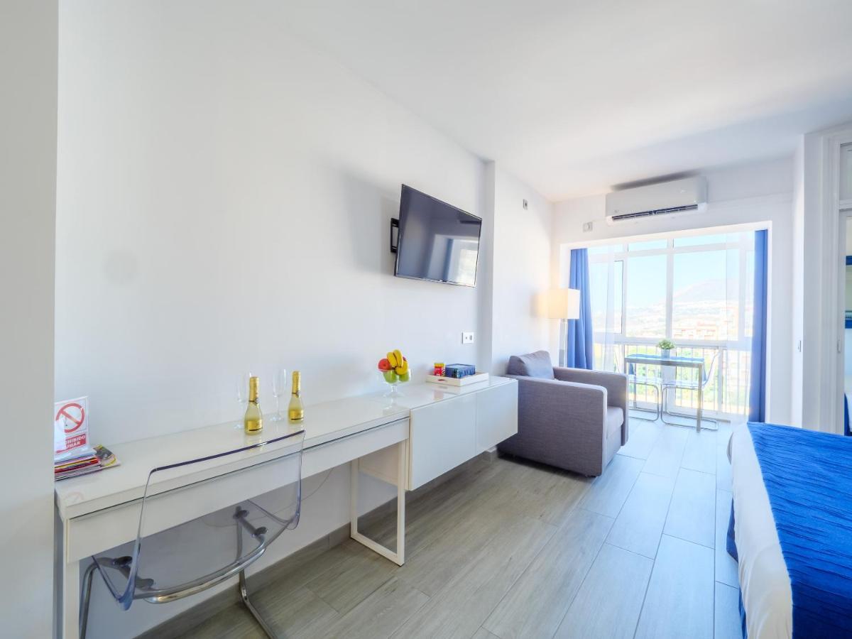 Honeymoon Apartments 贝纳尔马德纳 外观 照片