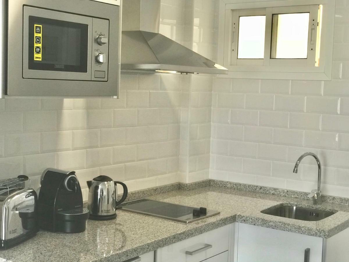 Honeymoon Apartments 贝纳尔马德纳 外观 照片