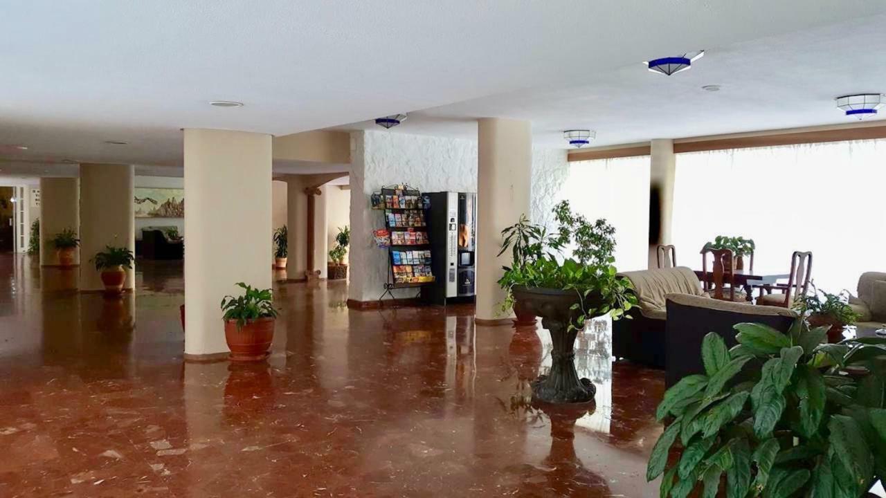 Honeymoon Apartments 贝纳尔马德纳 外观 照片