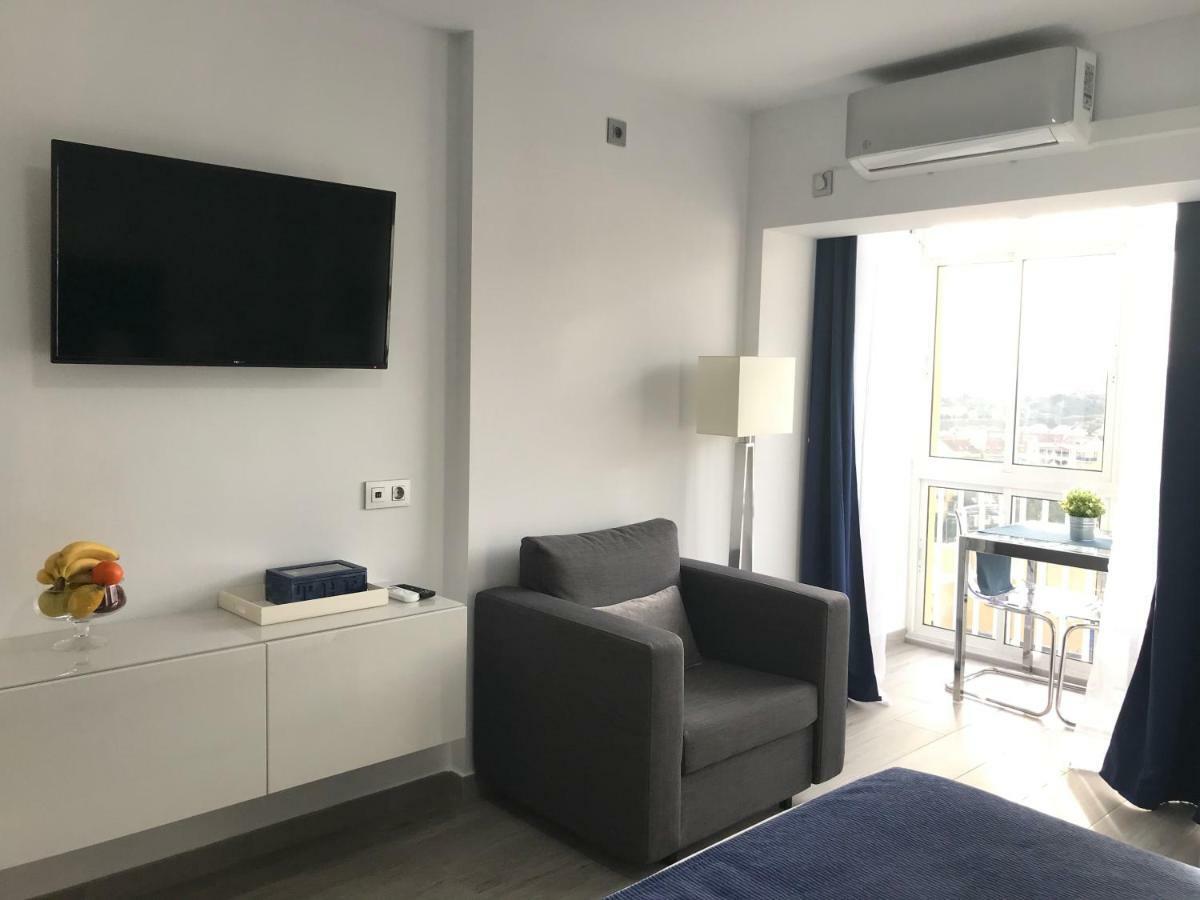 Honeymoon Apartments 贝纳尔马德纳 外观 照片