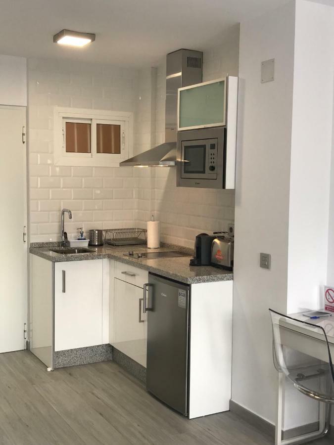 Honeymoon Apartments 贝纳尔马德纳 外观 照片
