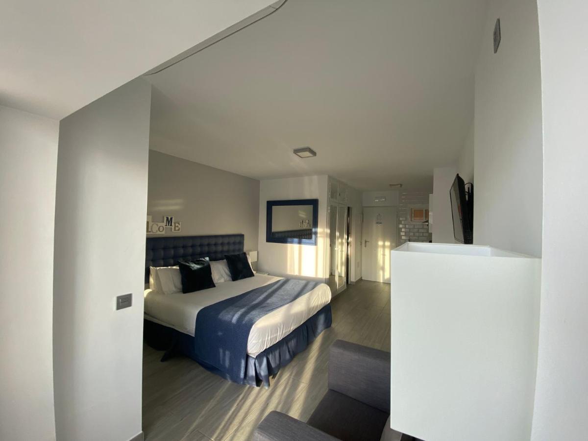 Honeymoon Apartments 贝纳尔马德纳 外观 照片
