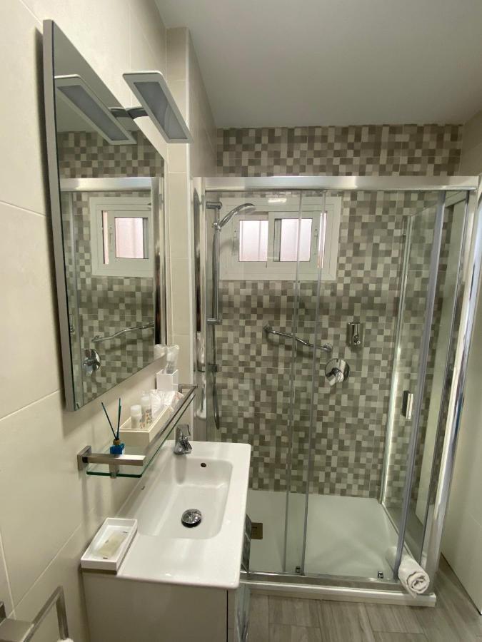 Honeymoon Apartments 贝纳尔马德纳 外观 照片